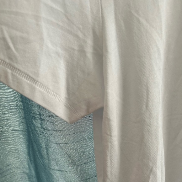 Frank and Oak size large white woman’s T-shirt-new or like new - Picture 2 of 7